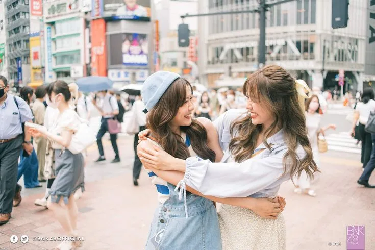 Namneung e Noey quando ainda faziam parte do BNK48