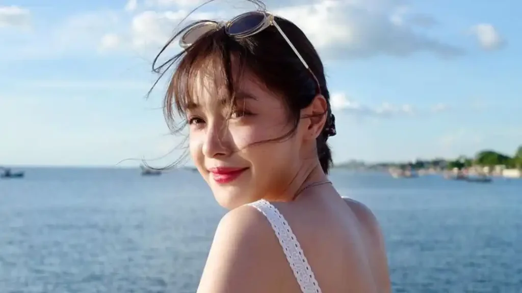 Oom-Eisaya-1024x576 Atrizes Famosas da Tailândia que Estrearam no GL em 2025 (e mostraram a força do GL)